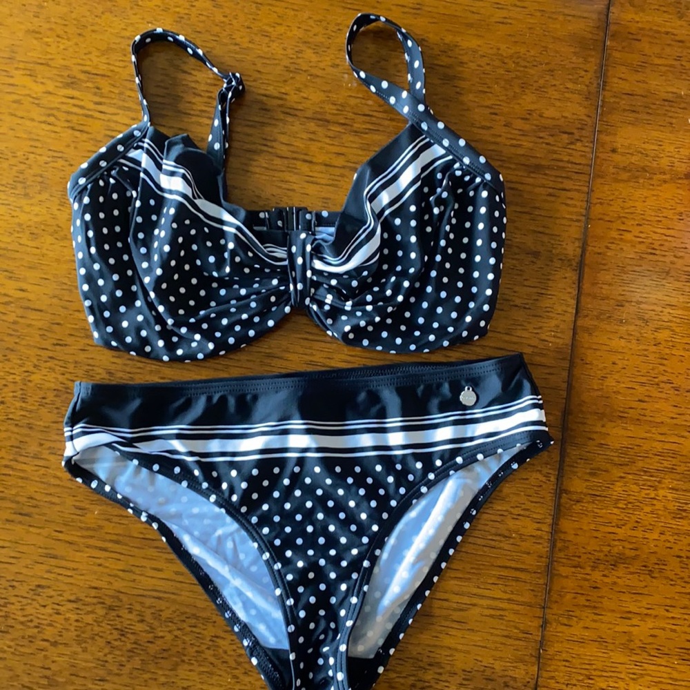34DD Medium Lascana Black and white bikini